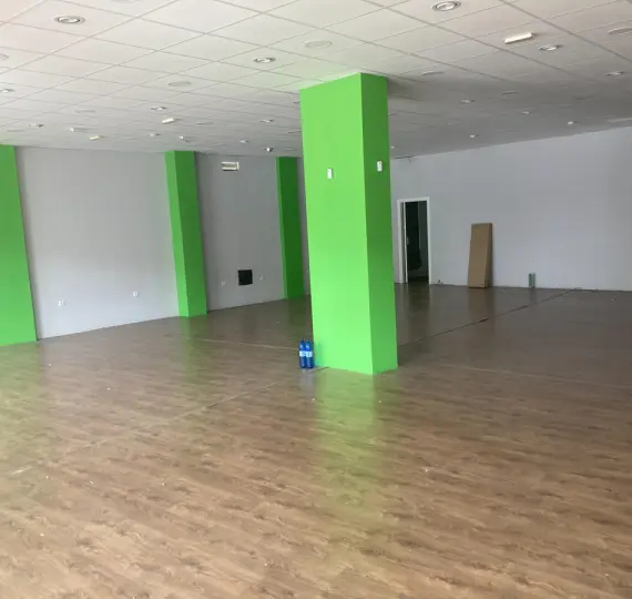 Venta de local comercial en Estepona