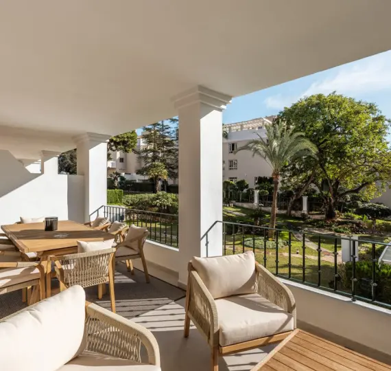 Venta de ático dúplex en Nueva Andalucía