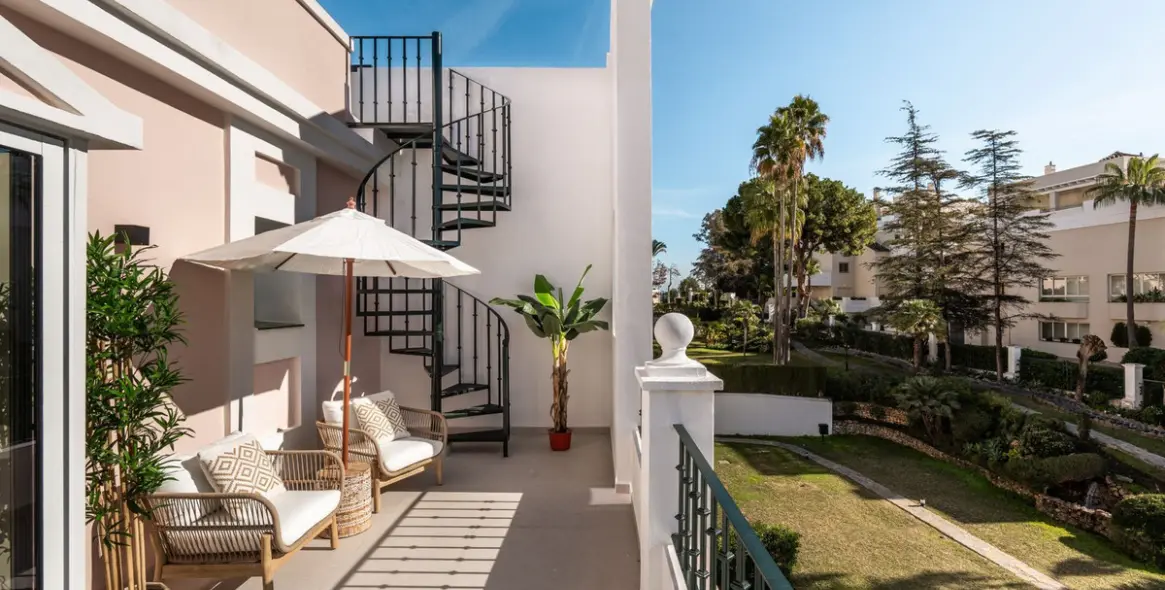 Продажа двухуровневого пентхауса в Nueva Andalucía 4