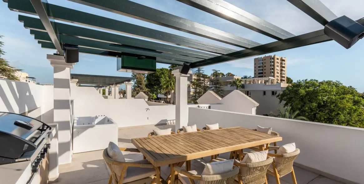 Продажа двухуровневого пентхауса в Nueva Andalucía 5