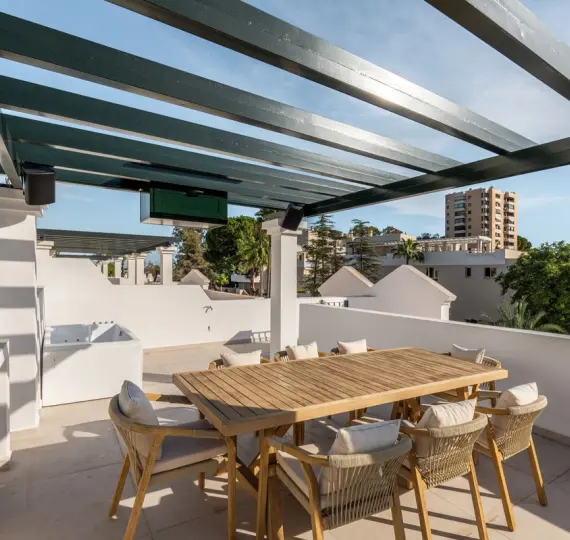 Venta de ático dúplex en Nueva Andalucía