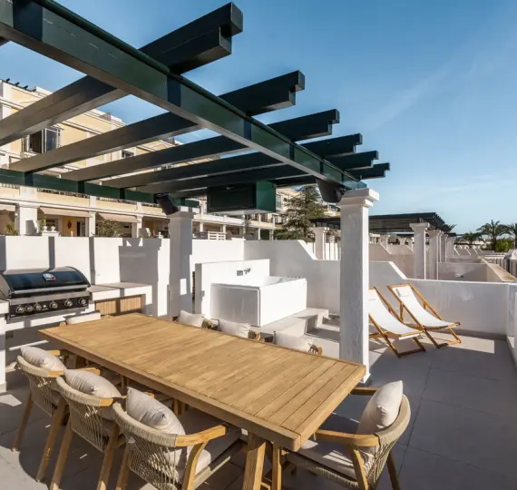 Venta de ático dúplex en Nueva Andalucía