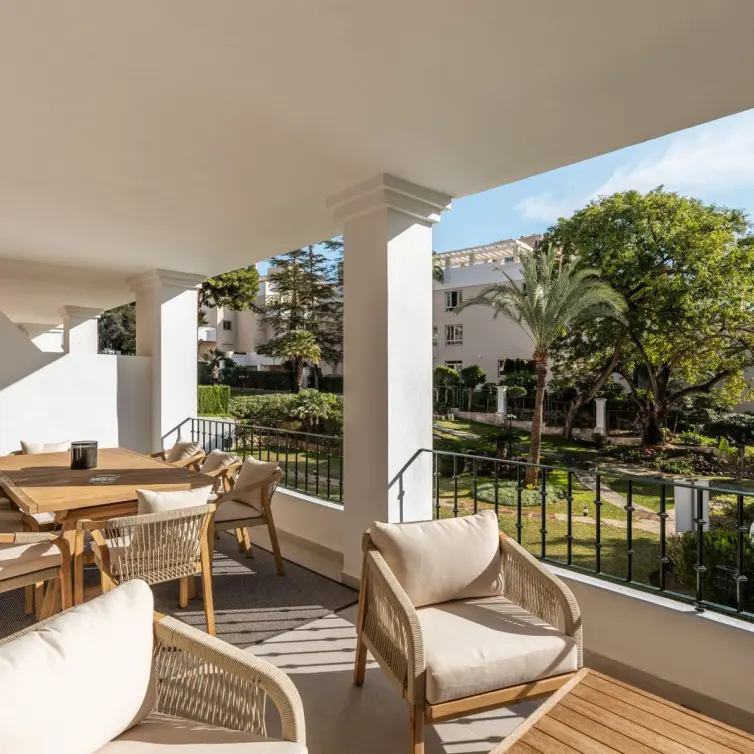 Venta de ático dúplex en Nueva Andalucía