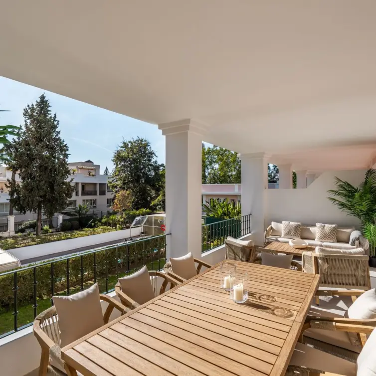 Venta de ático dúplex en Nueva Andalucía