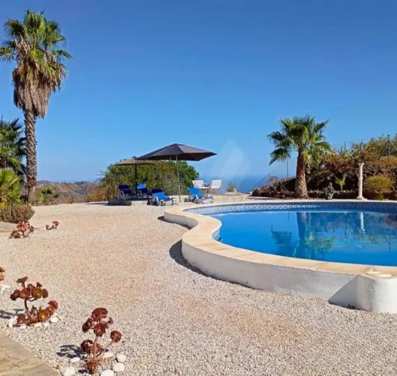 Sale of detached villa in Sayalonga