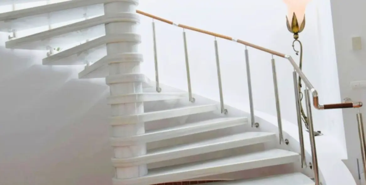 Sale of detached villa in Sayalonga 16