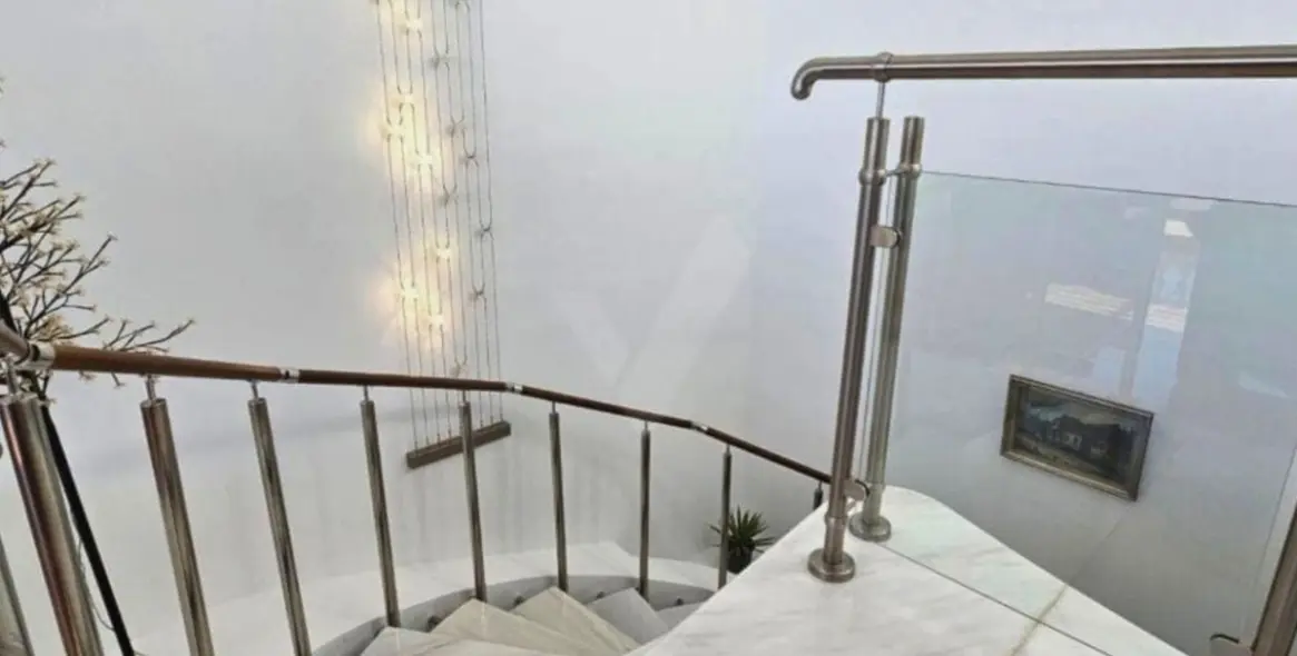 Sale of detached villa in Sayalonga 22