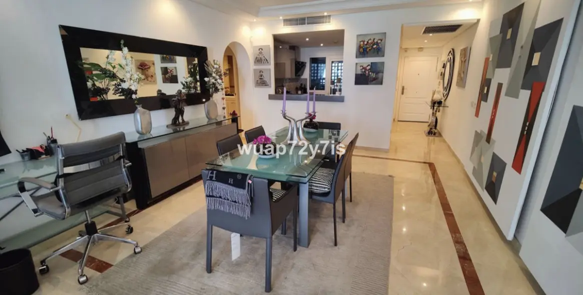 Sale of ground floor apartment in Puerto Banús 3