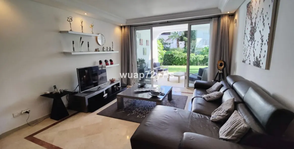 Sale of ground floor apartment in Puerto Banús 4