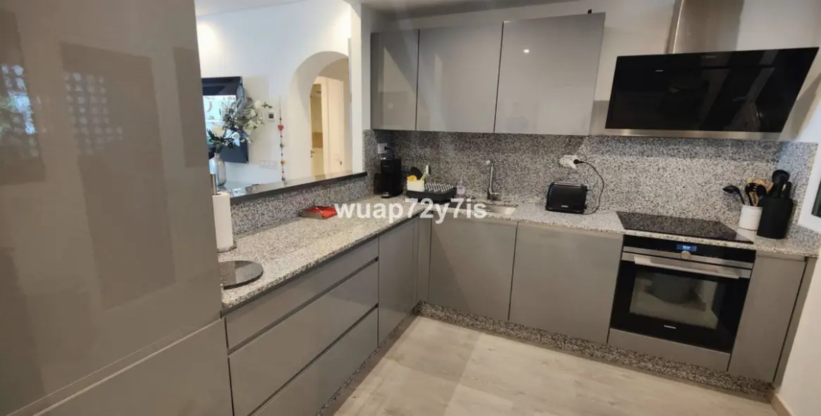 Sale of ground floor apartment in Puerto Banús 6