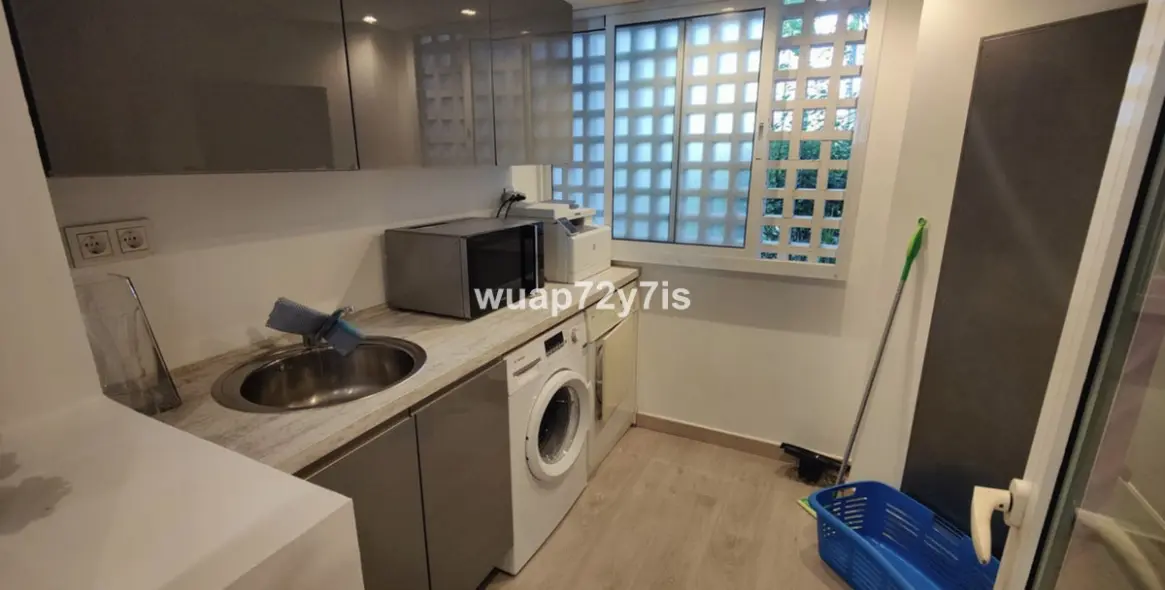 Sale of ground floor apartment in Puerto Banús 7