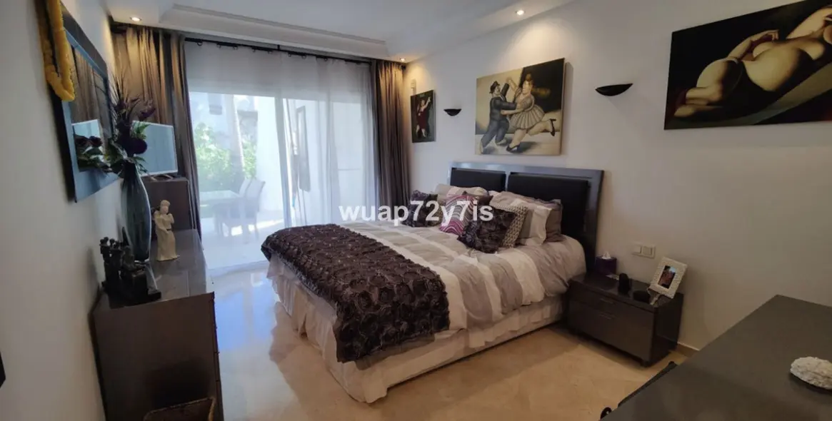 Sale of ground floor apartment in Puerto Banús 8