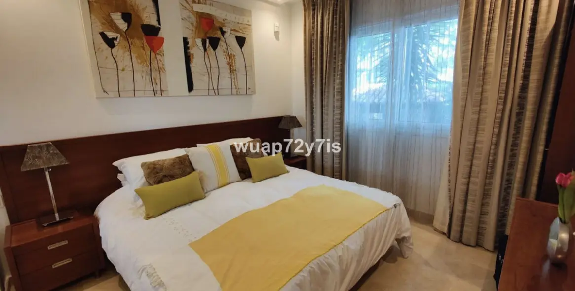 Sale of ground floor apartment in Puerto Banús 12