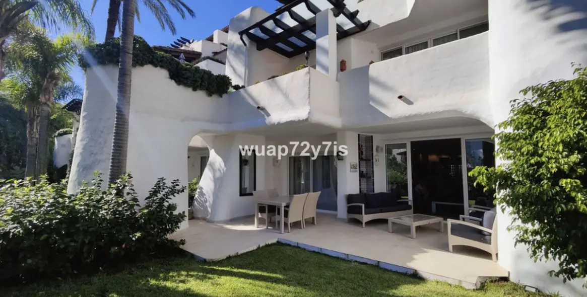 Sale of ground floor apartment in Puerto Banús 16