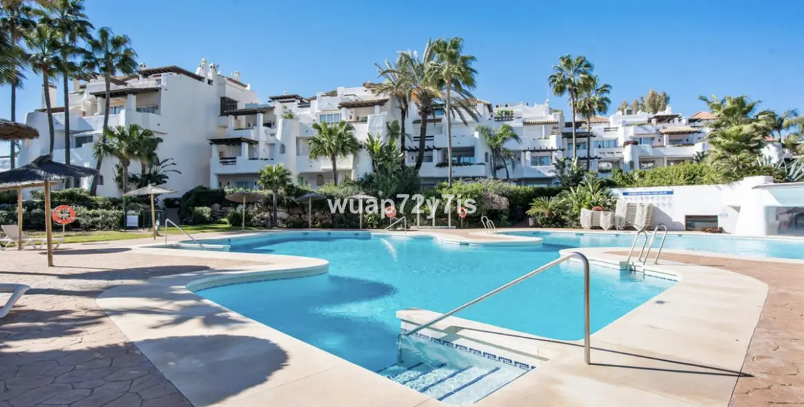 Sale of ground floor apartment in Puerto Banús 22