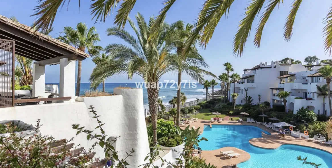 Sale of ground floor apartment in Puerto Banús 24
