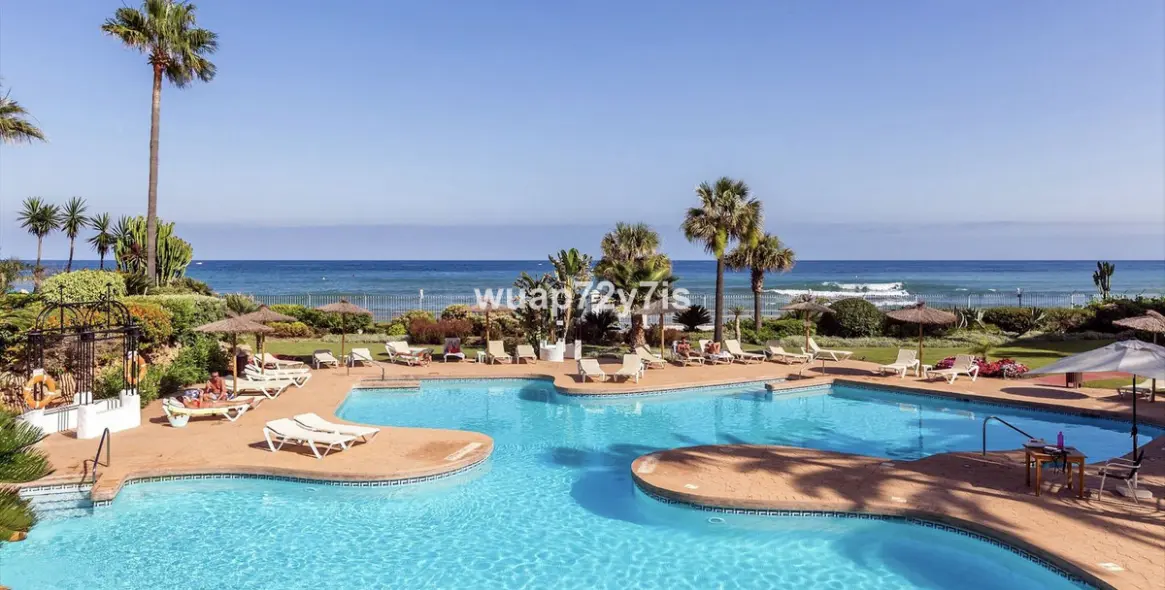 Sale of ground floor apartment in Puerto Banús 27