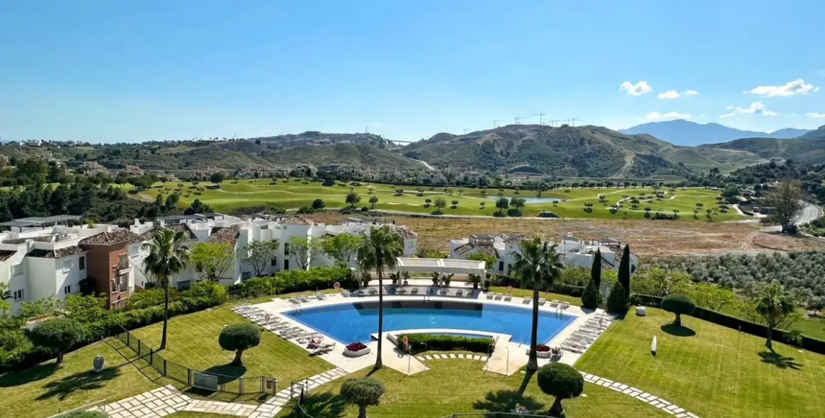 Sale of penthouse duplex in Los Arqueros 2