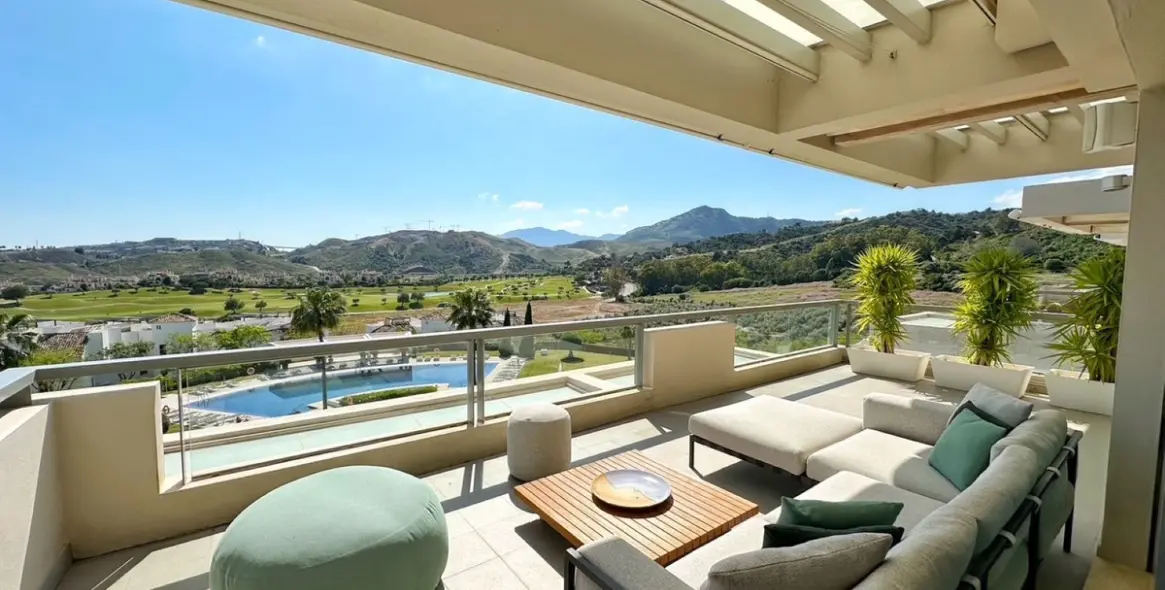 Sale of penthouse duplex in Los Arqueros 4