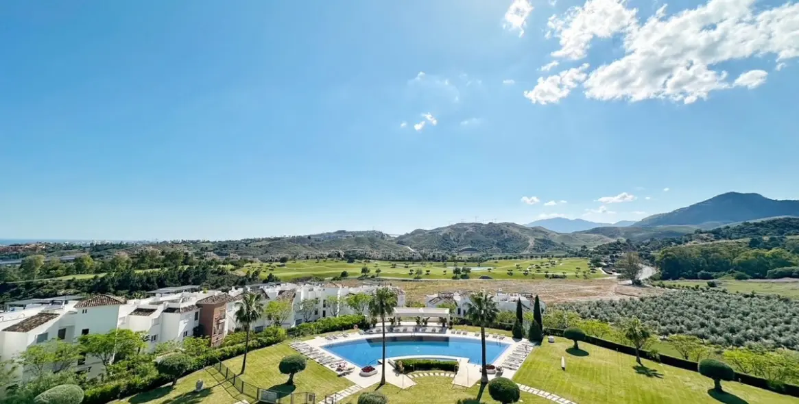 Sale of penthouse duplex in Los Arqueros 6