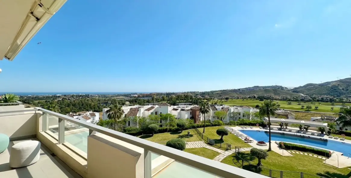 Sale of penthouse duplex in Los Arqueros 7