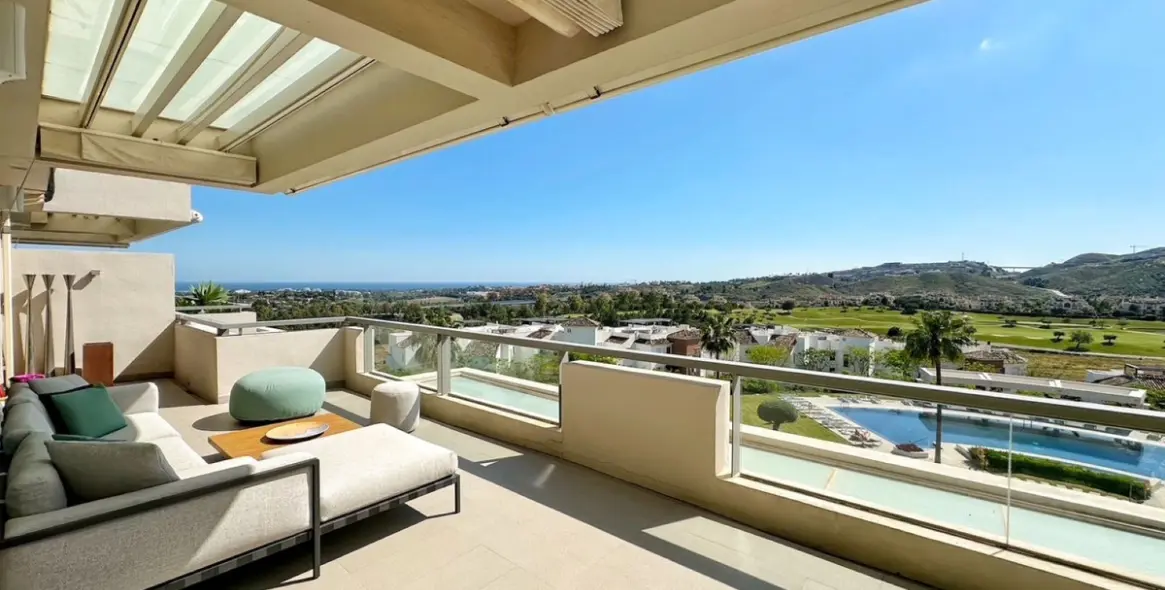 Sale of penthouse duplex in Los Arqueros 8