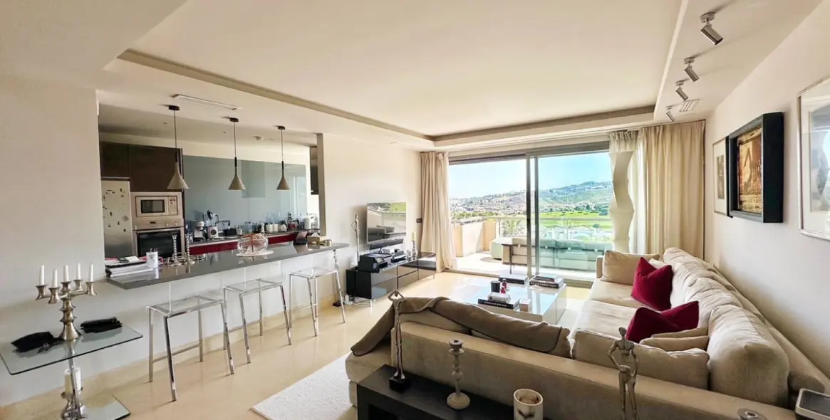 Sale of penthouse duplex in Los Arqueros 11