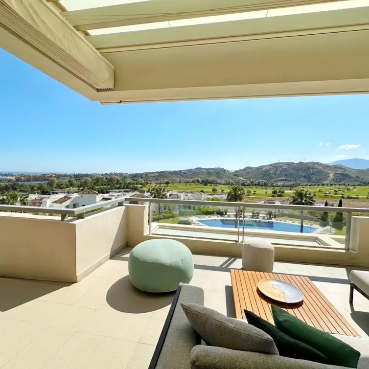Sale of penthouse duplex in Los Arqueros