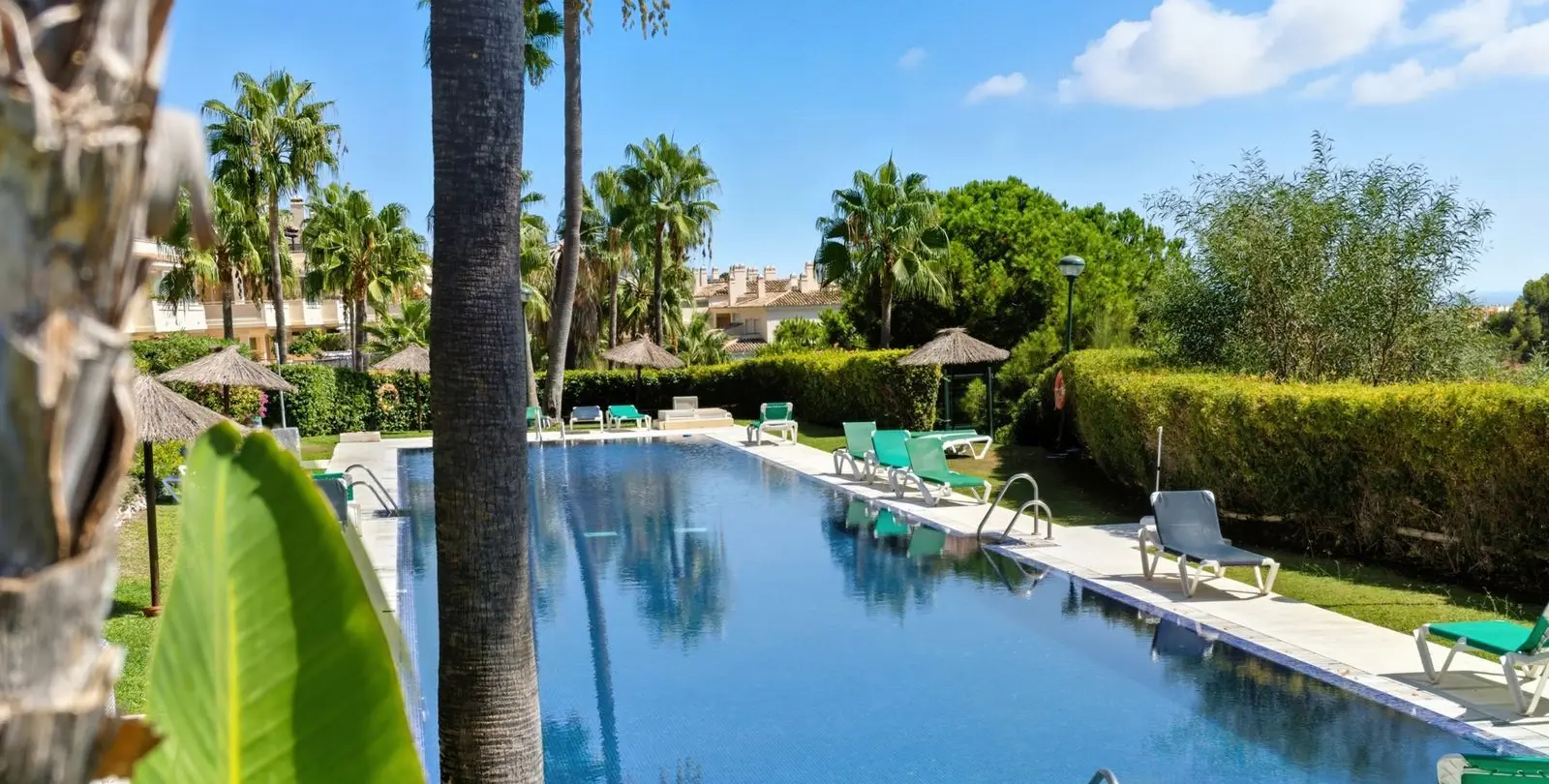 Sale of middle floor apartment in Sierra Blanca 10