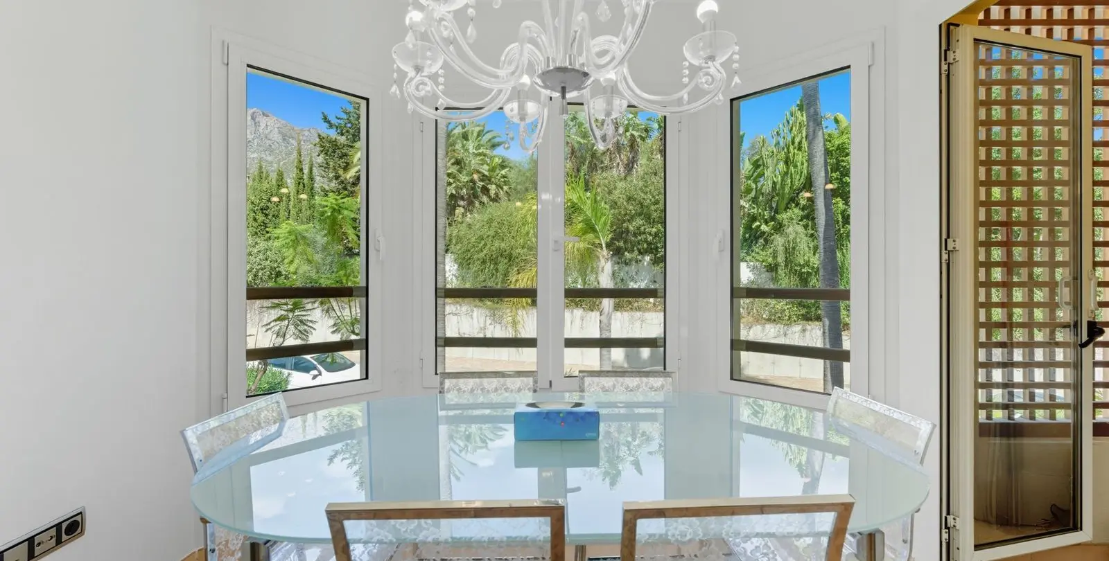 Venta de apartamento en planta media en Sierra Blanca 5