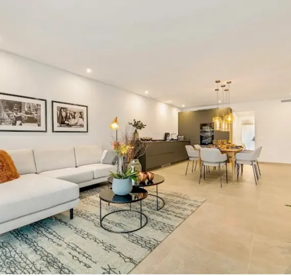 Ground floor apartment R4569928