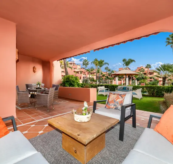 Ground floor apartment R4569928