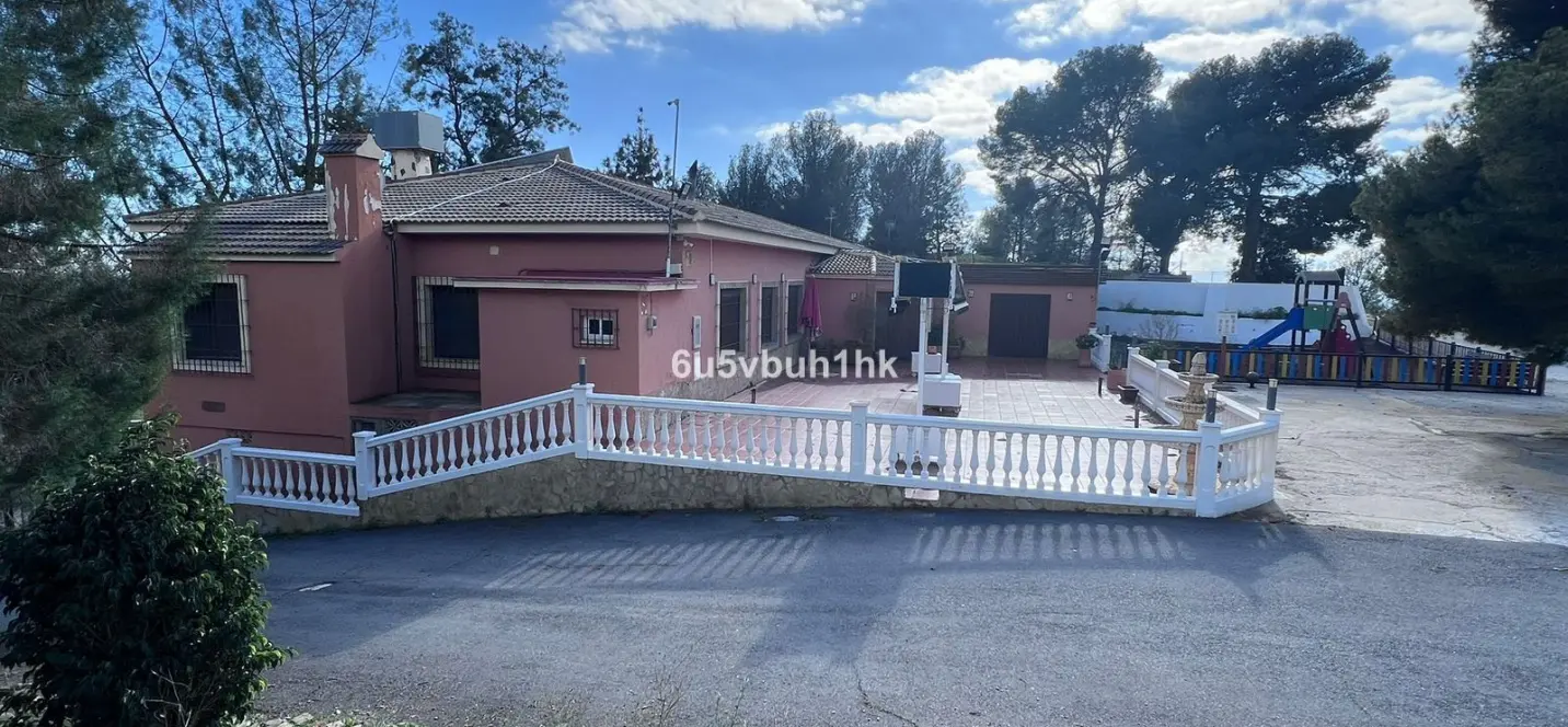 Sale of restaurant in Malaga - Ciudad Jardin 3