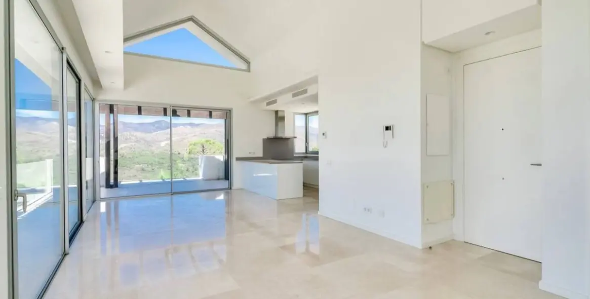 Sale of penthouse in Benahavís 3