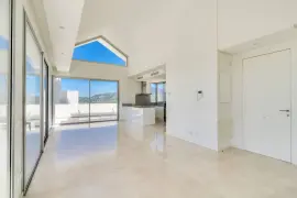 Image 4 thumb