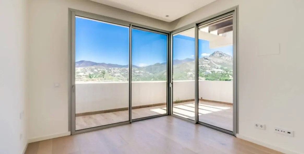 Sale of penthouse in Benahavís 18