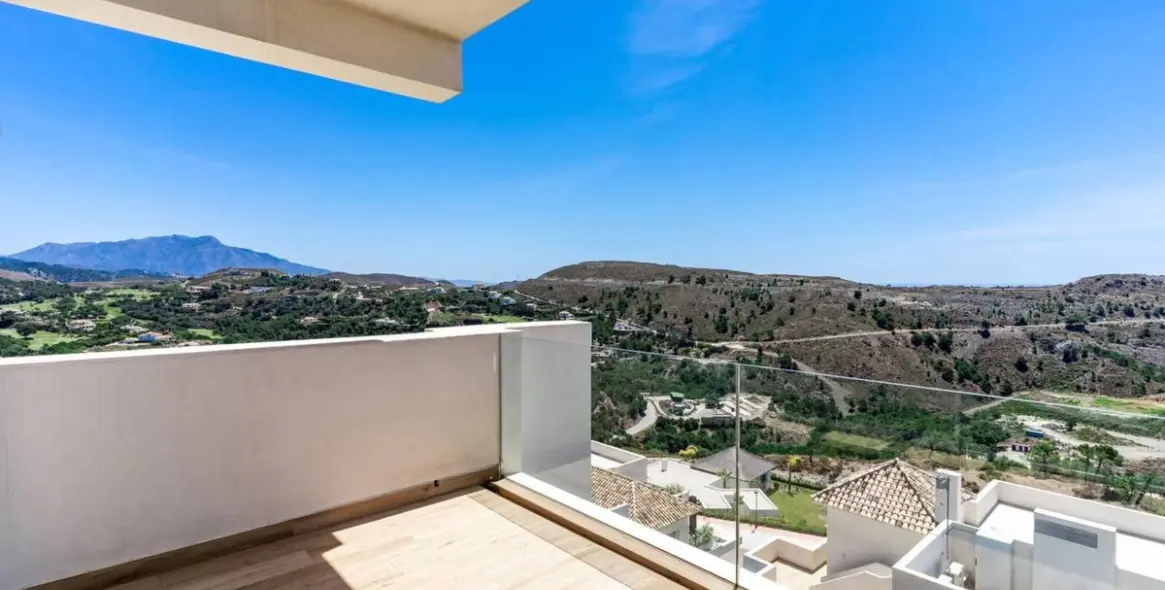 Sale of penthouse in Benahavís 24