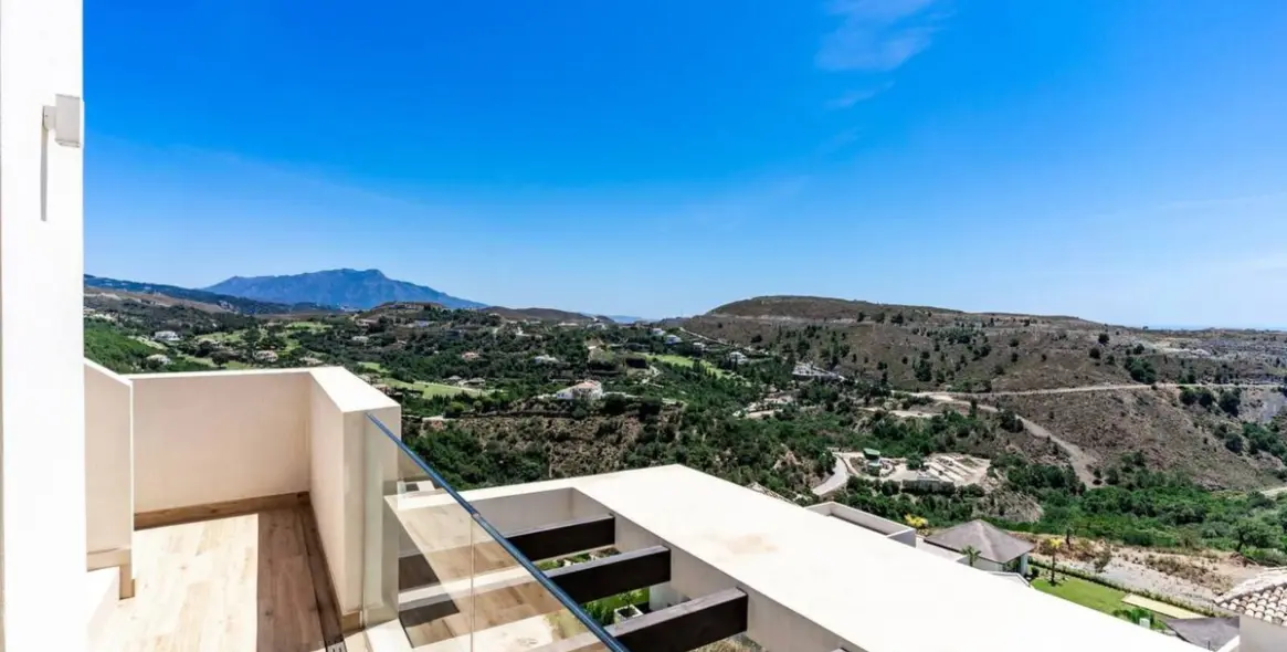Sale of penthouse in Benahavís 25
