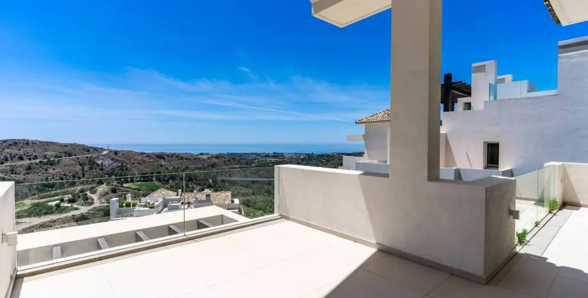 Sale of penthouse in Benahavís 32