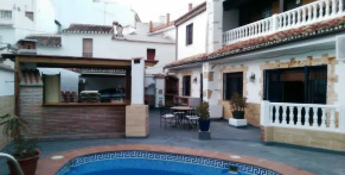 Продажа хостела в Monda 1