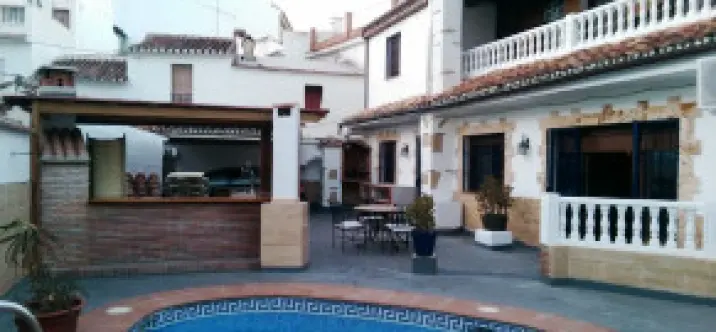 Продажа хостела в Monda 0