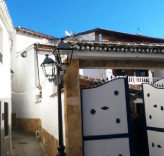 Продажа хостела в Monda