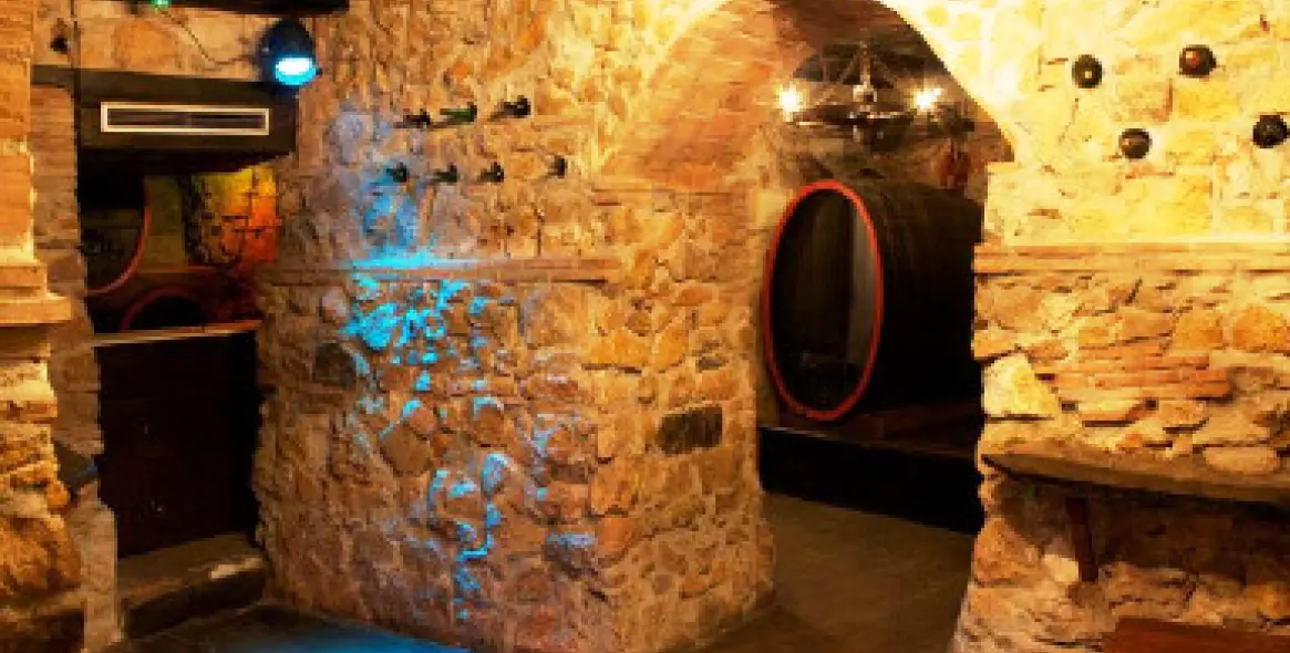 Продажа хостела в Monda 8