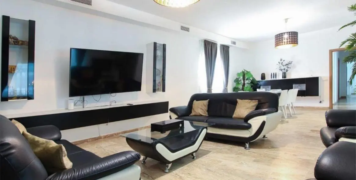 Продажа  отдельно стоящей виллы в El Rosario 9