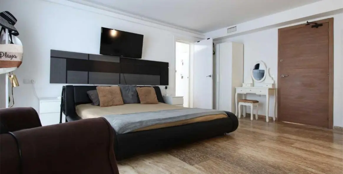 Продажа  отдельно стоящей виллы в El Rosario 19