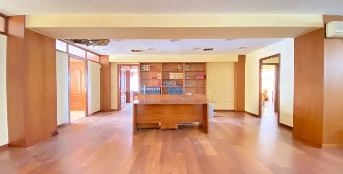 Sale of office in Marbella 3