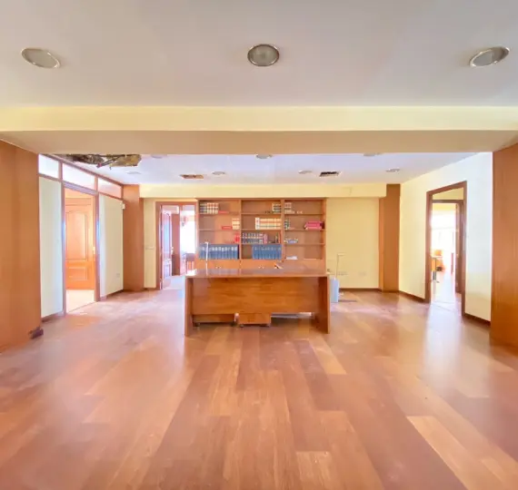 Sale of office in Marbella