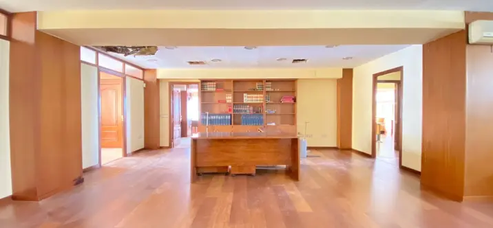 Sale of office in Marbella 2