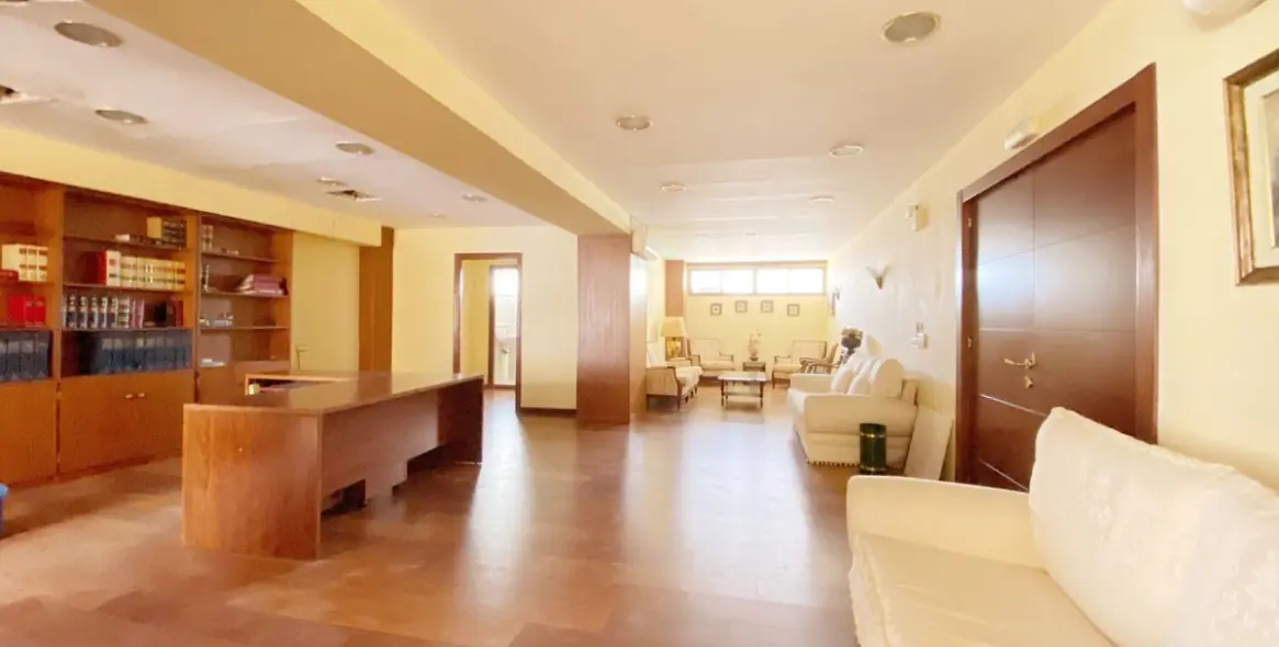 Sale of office in Marbella 10