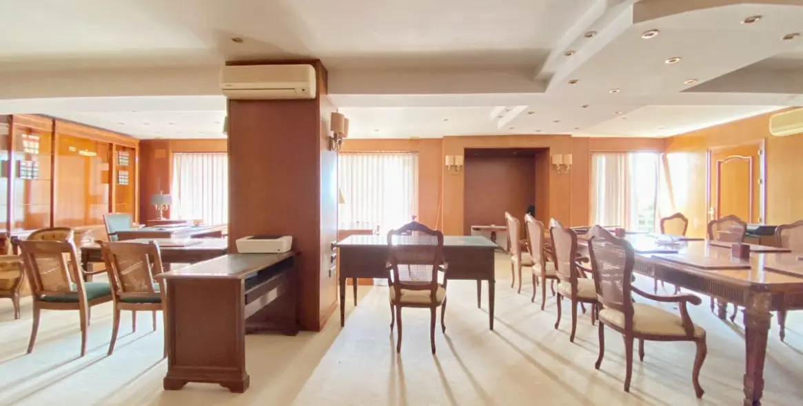 Sale of office in Marbella 13
